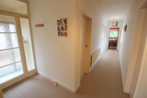 Filey Rd, hallway.JPG