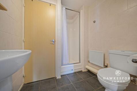 Onyx Drive, Sittingbourne - Shower room