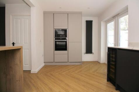 Dyffryn Y Coed, Church Village, CF38 1PQ photo 5