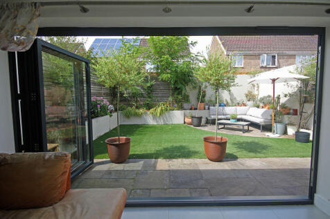 Bi-fold doors to outside