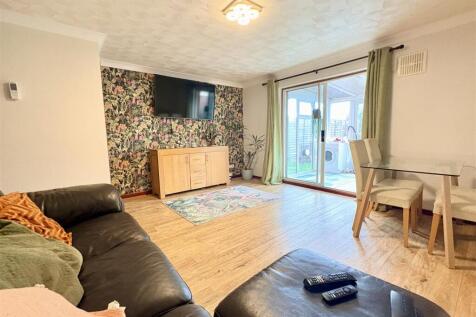 Kestrel Way, Newport photo 3