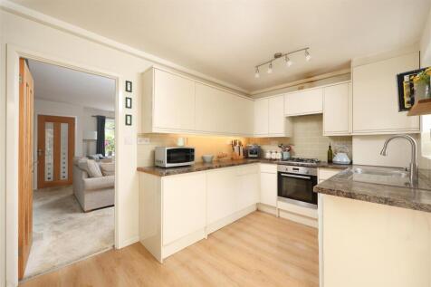 36 Roberston Drive 19.JPG