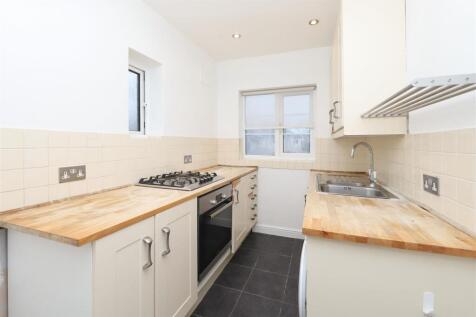 12a Northdown Close (6) copy.jpg