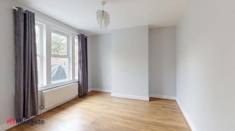3 Bedroom House in EN2 0TH