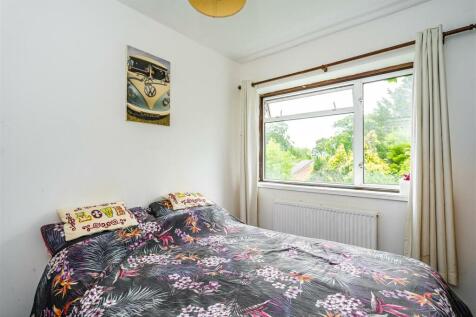 28 Highwood Crescent-03.jpg