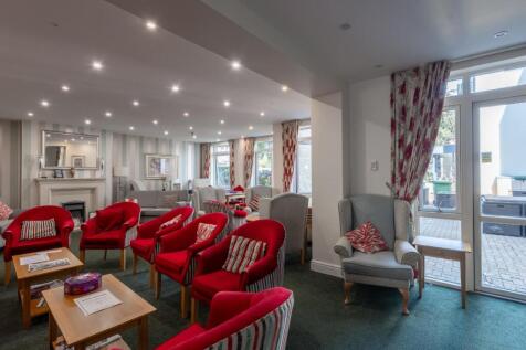 residents lounge-1.jpg
