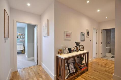 Entrance Hallway.jpg