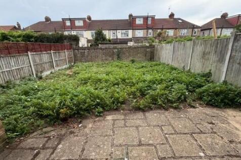 Bexley Gardens, Romford, London, RM6 photo 5