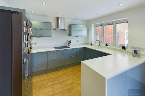 CAM02558G0-PR0218-ST