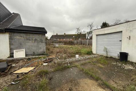 Lounge / Dining Area