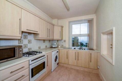 1-bed flat on Sandgate Road, Folkestone , £800/mo