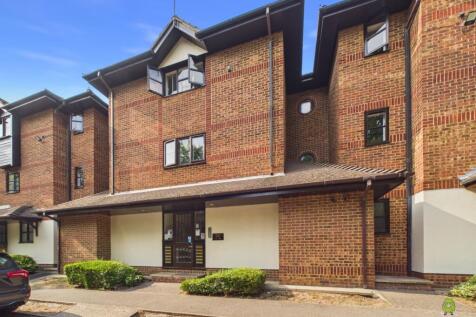 Presented by Clinton at EweMove Bexleyheath and Da