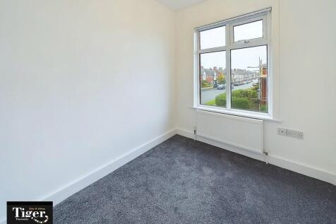 CAM02176G0-PR0389...