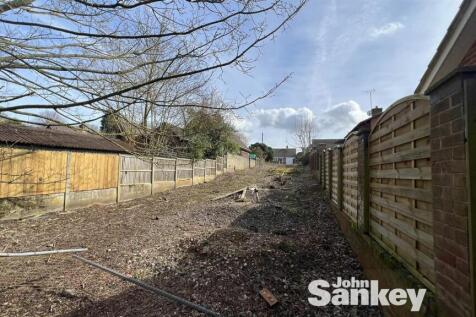 Land Adj Clipstone Dr _2392.jpg