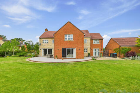 CAM04024G0-PR0028-STILL022