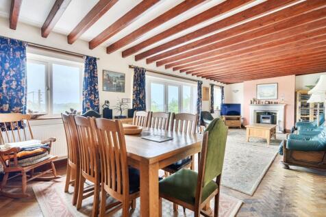 Sitting/Dining Room