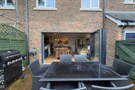 BIFOLDS - 8 CARDINAL.jpg