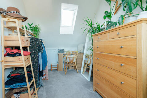 home office / walk-in wardrobe / Sixth Bedroom