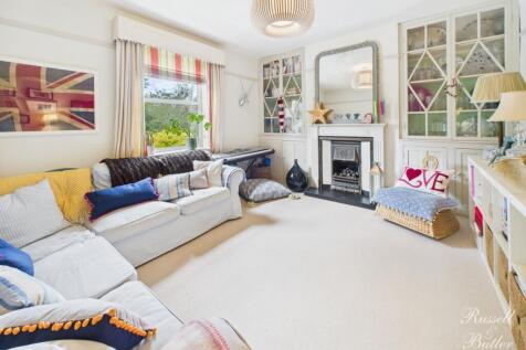 CAM01995G0-PR0332-STILL026