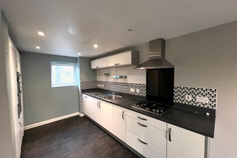 Wood Street, Patchway photo 3