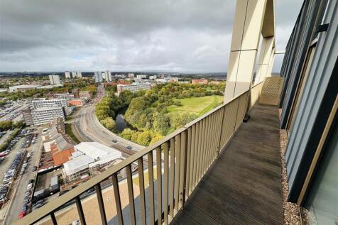 Local Crescent, Hulme Street, Salford photo 3