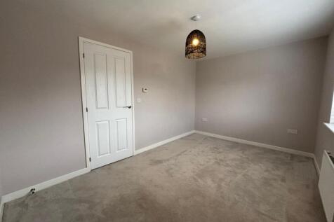 School Street, S63 0AW photo 5