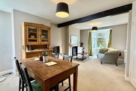 Lounge/dining roo...