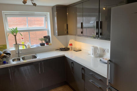 5-bed house on Goods Yard Close, Loughborough, £2,492/mo