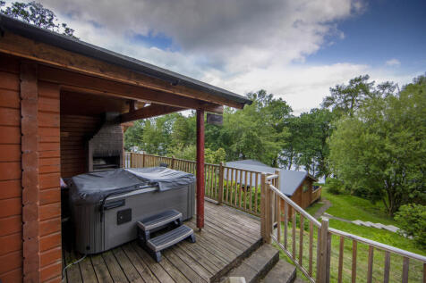 1Z6E1125 Carrick Exterior