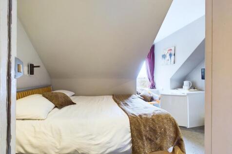 CAM03481G0-PR0082-STILL007