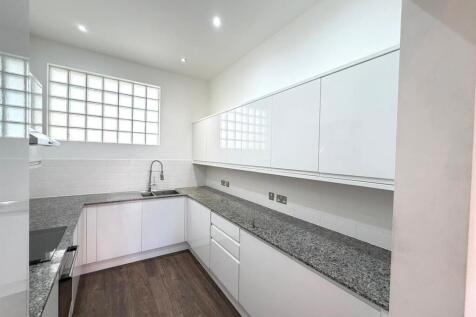 Kitchen (2).jpg