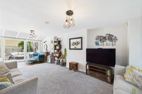 Living Room James Hillier Ewemove Bexley and Dartf