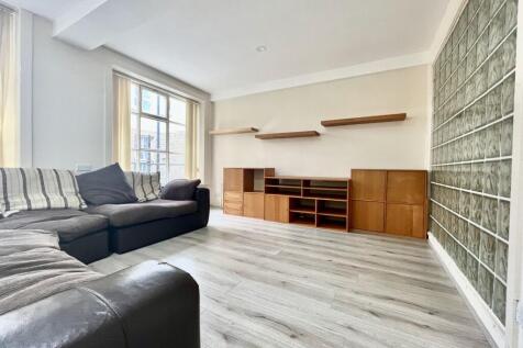Lounge/Kitchen