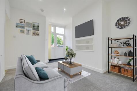 Living Room (2).jpg