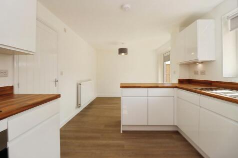 Fairburn Close, Market Harborough, Leicestershire, LE16 9XL photo 4