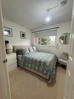 Amanda Close, Chigwell, Redbridge photo 3