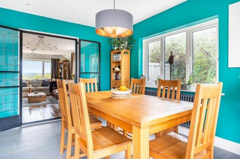 Kitchen/Dining Room (4)