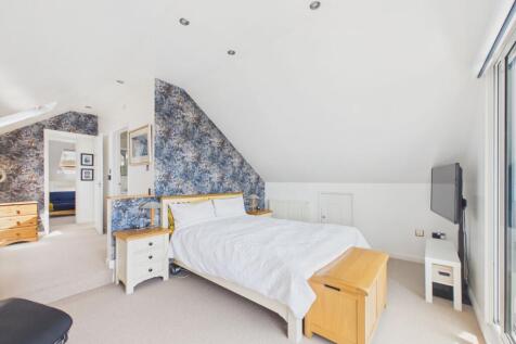 Bedroom One (First Floor)
