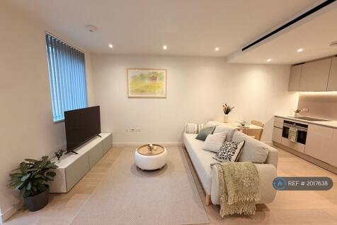 1-bed flat on Albion Court, London, W6, £2,250/mo