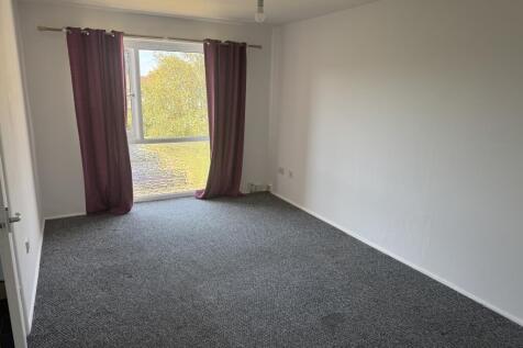 Dellow Close,Ilford,IG2 photo 4