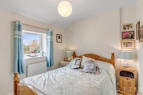 Attik 11 St Johns Road Bungay NR35 1DH (15).jpg