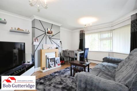 LOUNGE / DINING ROOM