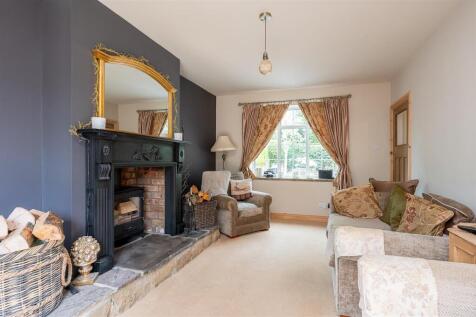 LIVING ROOM 1