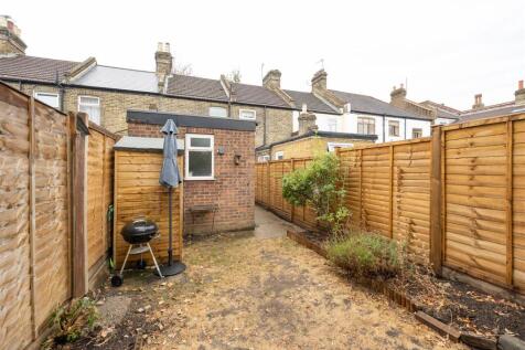 Brookscroft, E17