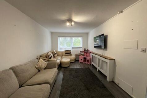 Haywood Court, Waltham Abbey photo 3