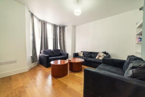 6-bed terraced on Kincraig Street, Roath, £3,480/mo