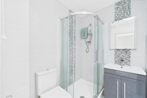 En-Suite To Master Bedroom