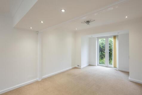 Montagu Avenue, Gosforth, Newcastle upon Tyne photo 4