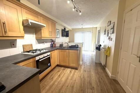 6 ptc kitchen.jpeg