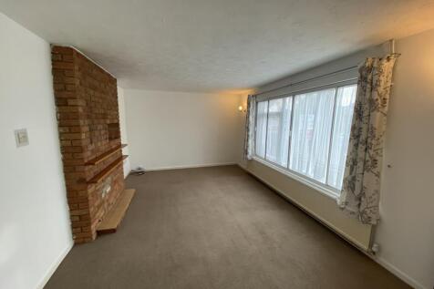 Oaklands Drive, BRANDON photo 3